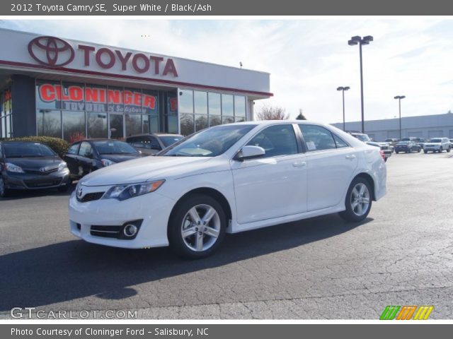 2012 Toyota Camry SE in Super White
