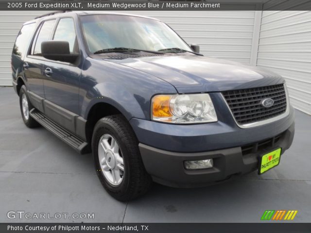 2005 Ford Expedition XLT in Medium Wedgewood Blue