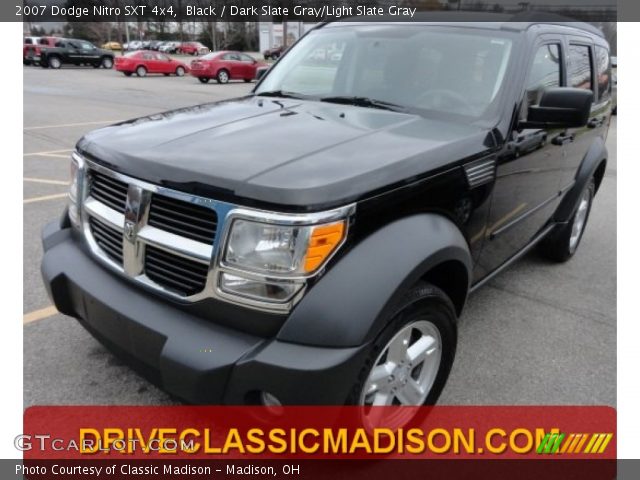 2007 Dodge Nitro SXT 4x4 in Black