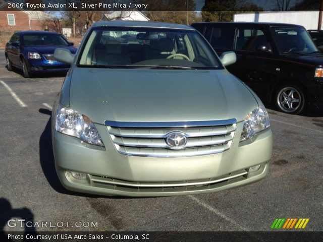 2006 Toyota Avalon XL in Silver Pine Mica