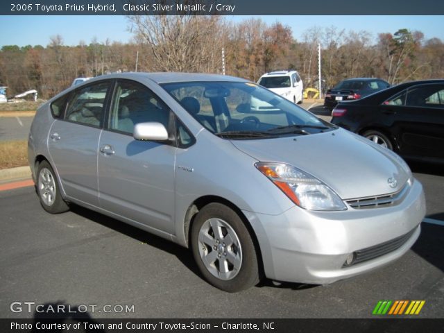 2006 Toyota Prius Hybrid in Classic Silver Metallic