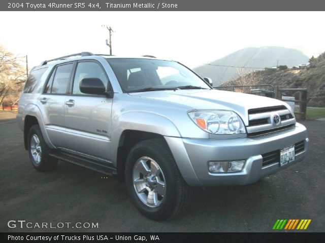 2004 Toyota 4Runner SR5 4x4 in Titanium Metallic