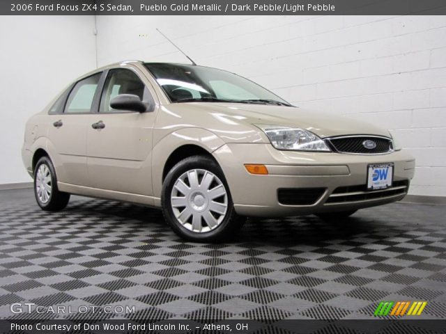 2006 Ford Focus ZX4 S Sedan in Pueblo Gold Metallic