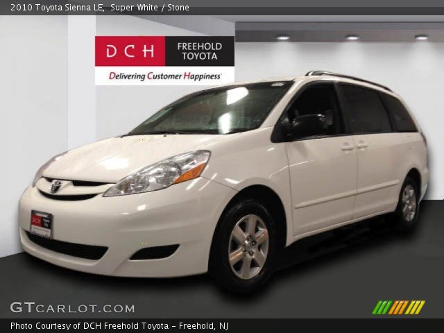 2010 Toyota Sienna LE in Super White