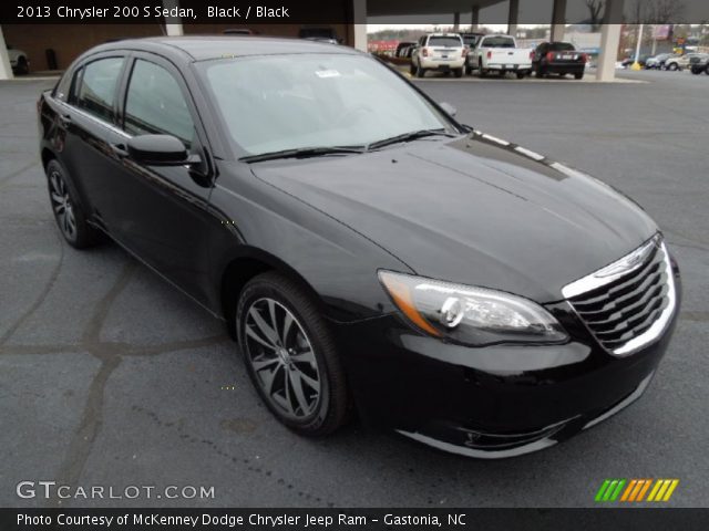 2013 Chrysler 200 S Sedan in Black