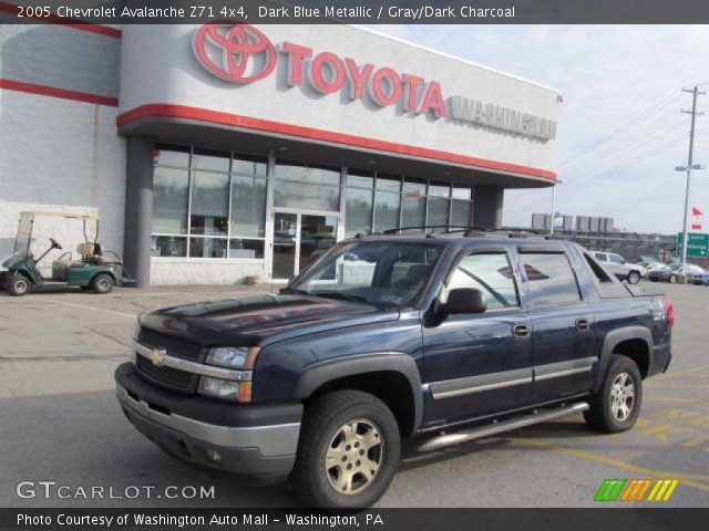 2005 Chevrolet Avalanche Z71 4x4 in Dark Blue Metallic