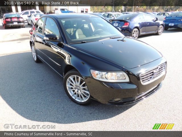 2010 Volvo S40 2.4i in Black Stone