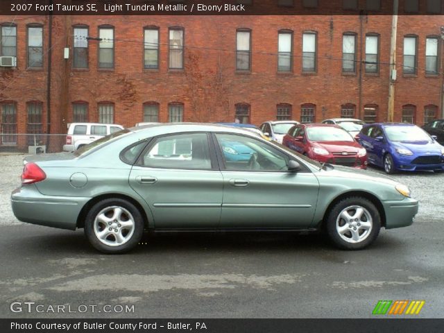 2007 Ford Taurus SE in Light Tundra Metallic