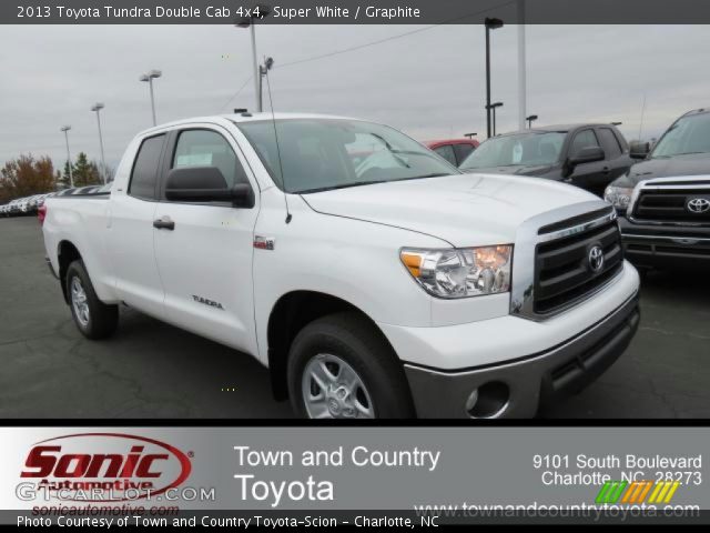 2013 Toyota Tundra Double Cab 4x4 in Super White