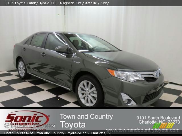 2012 Toyota Camry Hybrid XLE in Magnetic Gray Metallic