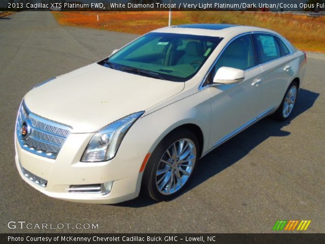 2013 Cadillac XTS Platinum FWD in White Diamond Tricoat