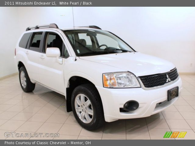 2011 Mitsubishi Endeavor LS in White Pearl