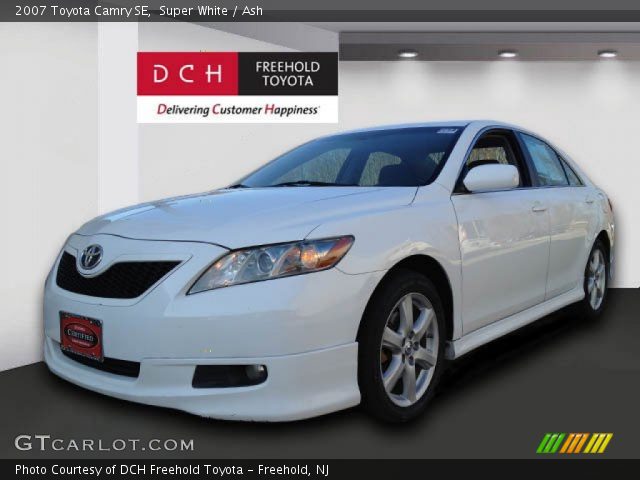 2007 Toyota Camry SE in Super White