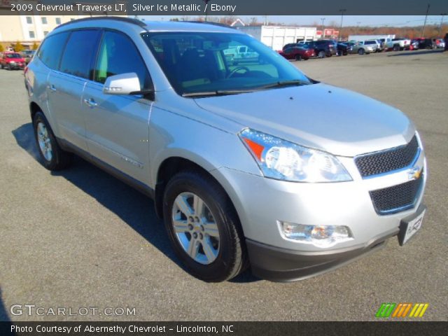 2009 Chevrolet Traverse LT in Silver Ice Metallic