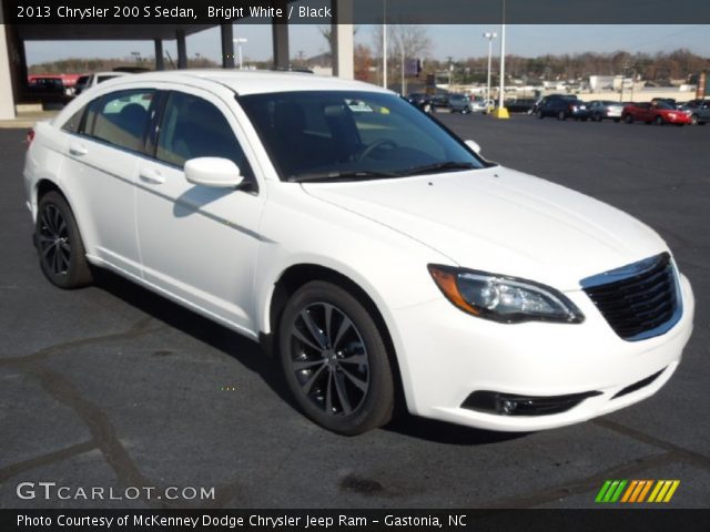2013 Chrysler 200 S Sedan in Bright White