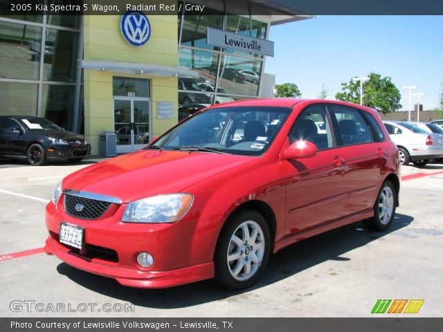 2005 Kia Spectra 5 Wagon in Radiant Red