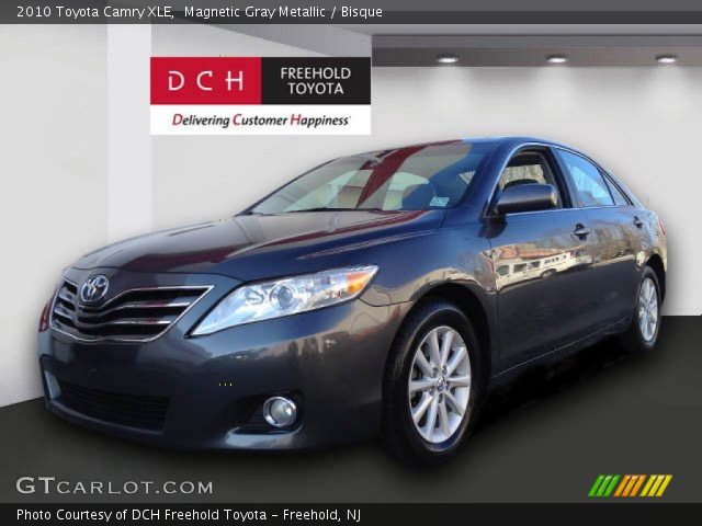 2010 Toyota Camry XLE in Magnetic Gray Metallic