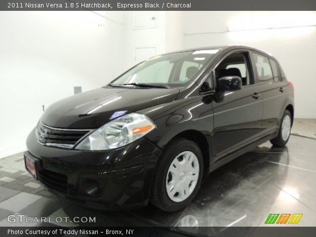 2011 Nissan Versa 1.8 S Hatchback in Espresso Black