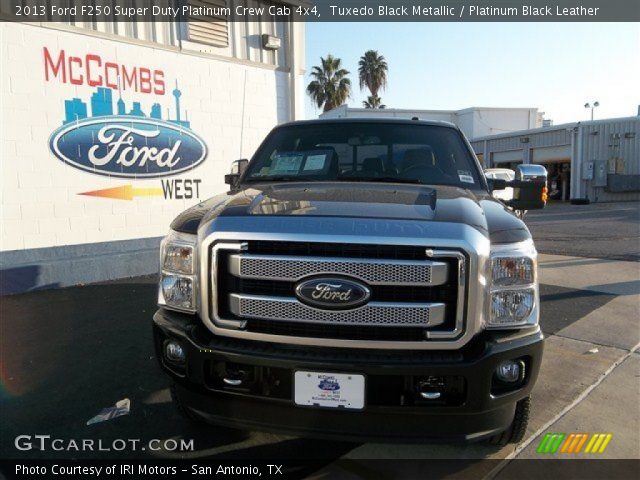 2013 Ford F250 Super Duty Platinum Crew Cab 4x4 in Tuxedo Black Metallic