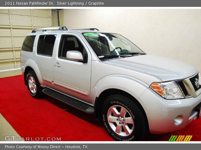 2011 Nissan Pathfinder SV in Silver Lightning