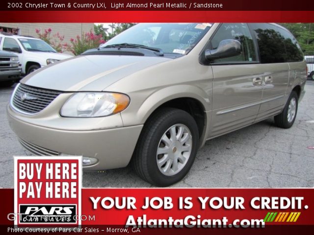 2002 Chrysler Town & Country LXi in Light Almond Pearl Metallic