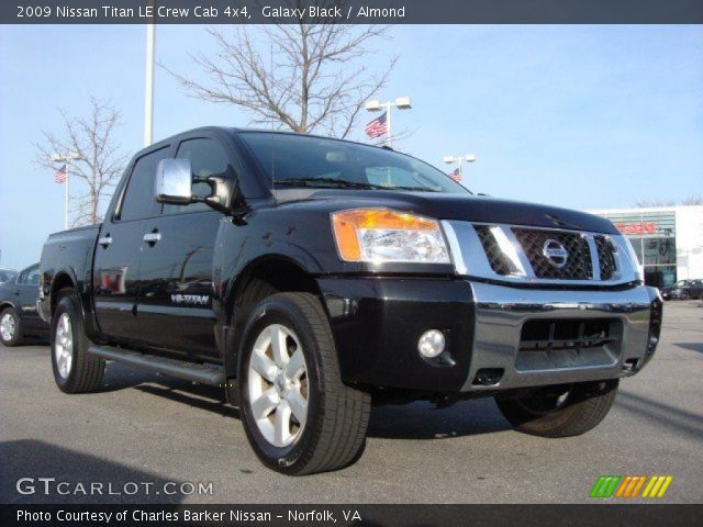 2009 Nissan Titan LE Crew Cab 4x4 in Galaxy Black