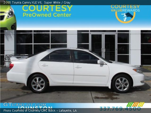 2005 Toyota Camry XLE V6 in Super White