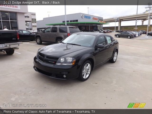 2013 Dodge Avenger SXT in Black