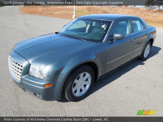 2005 Chrysler 300 Touring in Magnesium Pearl