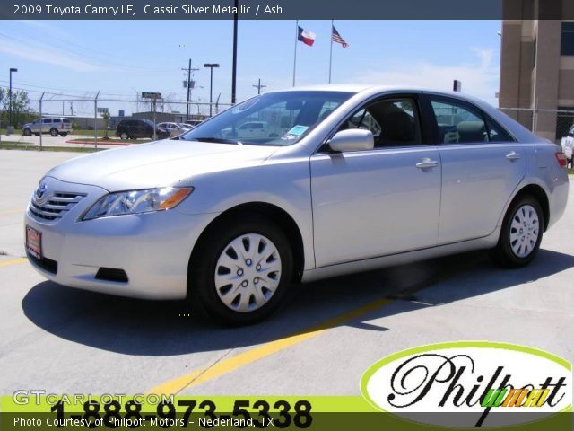 2009 Toyota Camry LE in Classic Silver Metallic