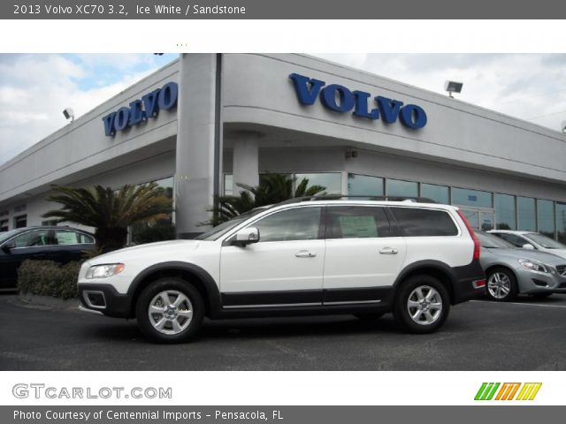 2013 Volvo XC70 3.2 in Ice White