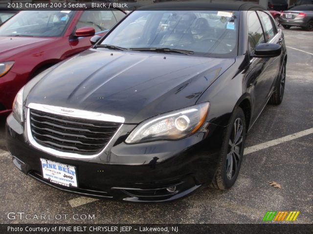 2013 Chrysler 200 S Sedan in Black