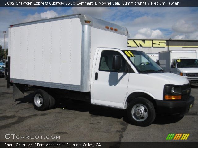 2009 Chevrolet Express Cutaway 3500 Commercial Moving Van in Summit White