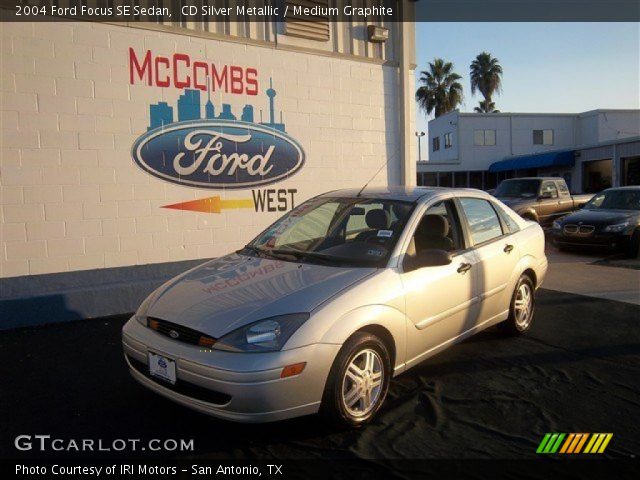 2004 Ford Focus SE Sedan in CD Silver Metallic