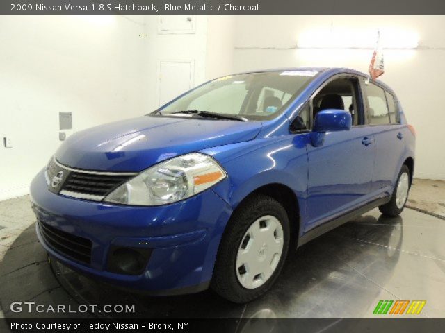 2009 Nissan Versa 1.8 S Hatchback in Blue Metallic