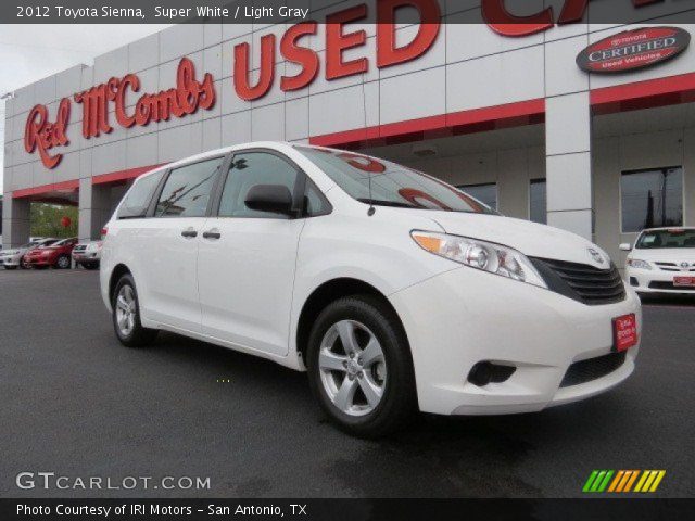 2012 Toyota Sienna  in Super White