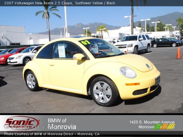 2007 Volkswagen New Beetle 2.5 Coupe in Sunflower Yellow