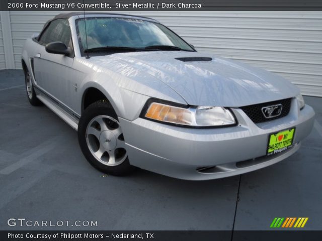2000 Ford Mustang V6 Convertible in Silver Metallic