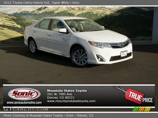 2012 Toyota Camry Hybrid XLE in Super White
