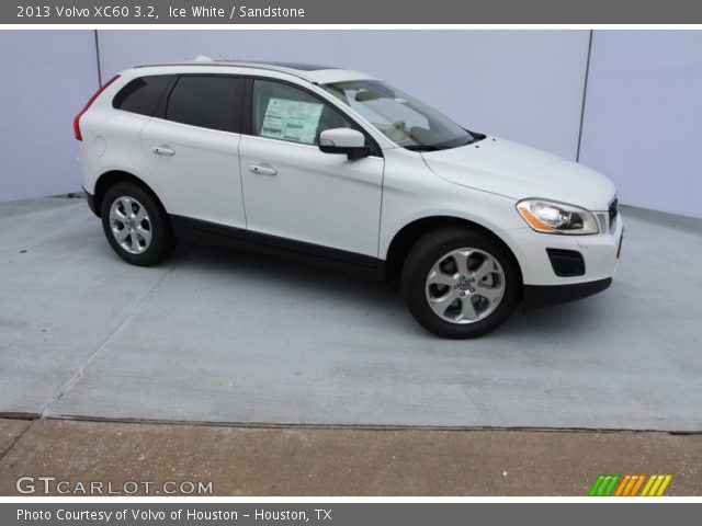 2013 Volvo XC60 3.2 in Ice White