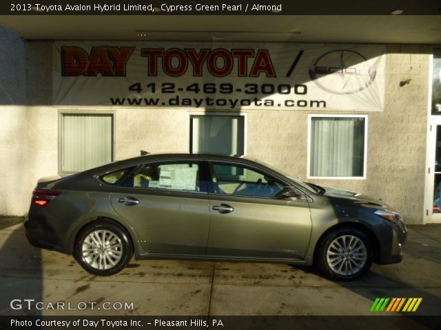 2013 Toyota Avalon Hybrid Limited in Cypress Green Pearl