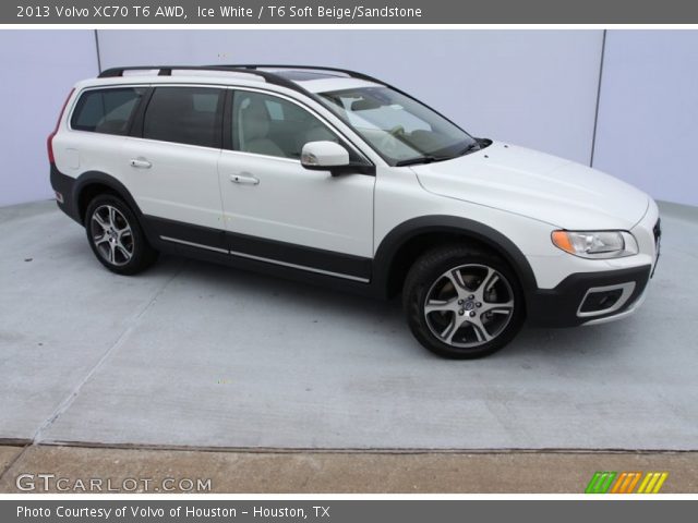 2013 Volvo XC70 T6 AWD in Ice White