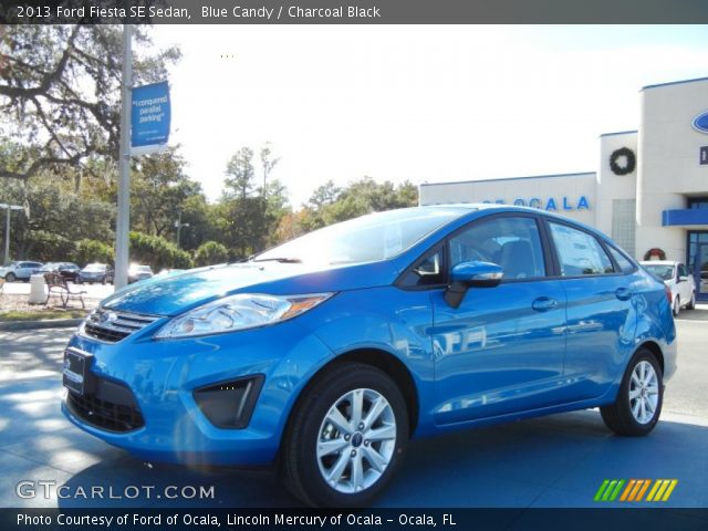 2013 Ford Fiesta SE Sedan in Blue Candy