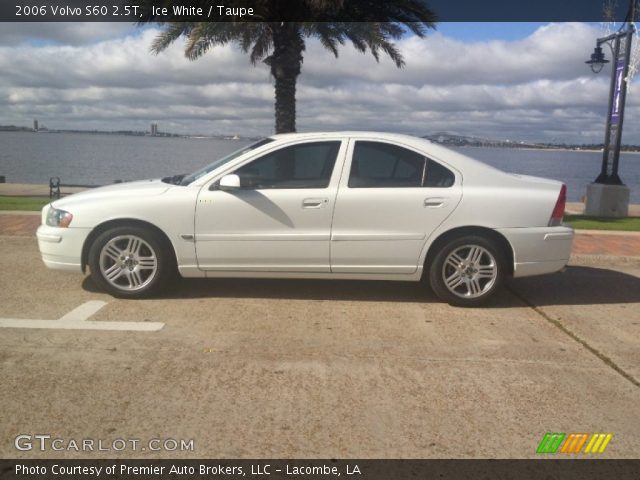2006 Volvo S60 2.5T in Ice White