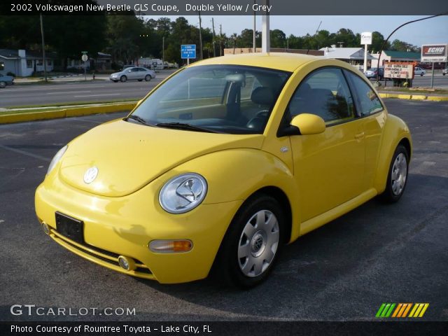 2002 Volkswagen New Beetle GLS Coupe in Double Yellow