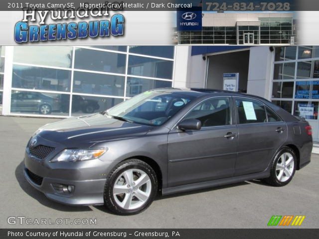 2011 Toyota Camry SE in Magnetic Gray Metallic