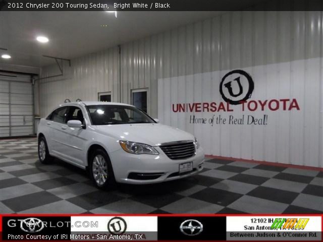 2012 Chrysler 200 Touring Sedan in Bright White