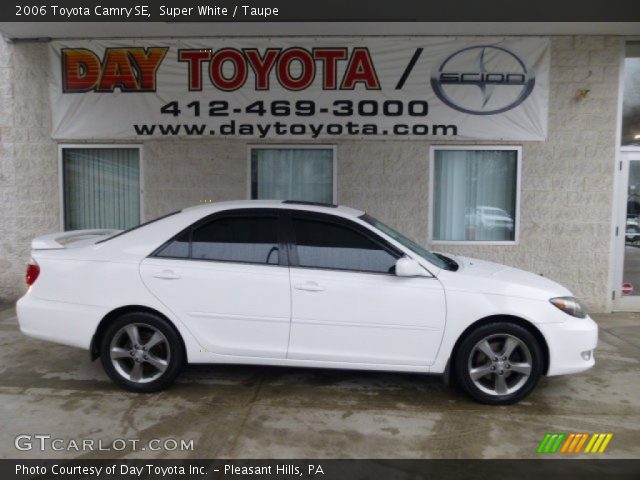 2006 Toyota Camry SE in Super White