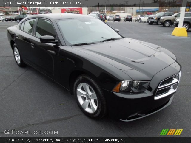2013 Dodge Charger SE in Pitch Black