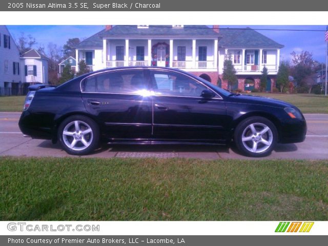 2005 Nissan Altima 3.5 SE in Super Black